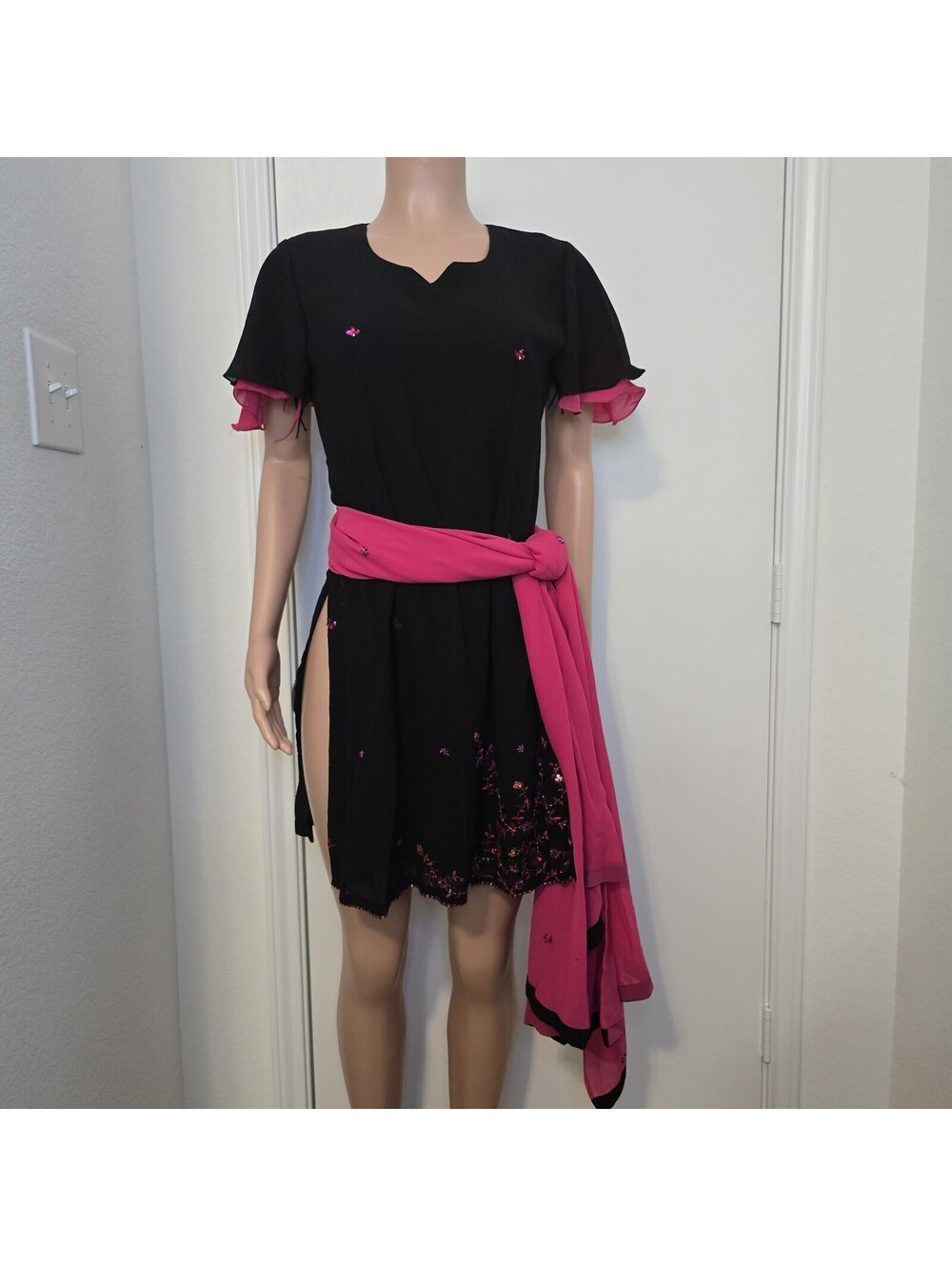 Black Embellished Hot Pink Floral Feminine Asian Inspired Slit Dress US Sz 10